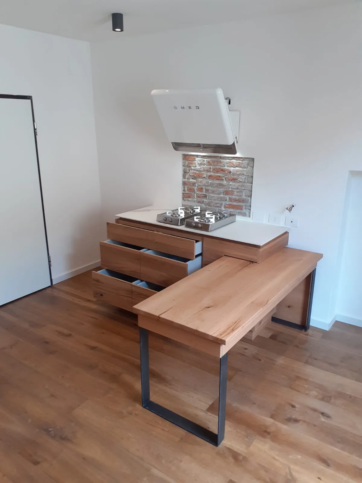 Îlot de cuisine chêne et acier - Métallerie Maringer